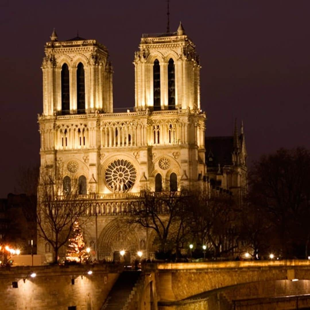 Paris' Notre-Dame Cathedral suffers a horrific fire