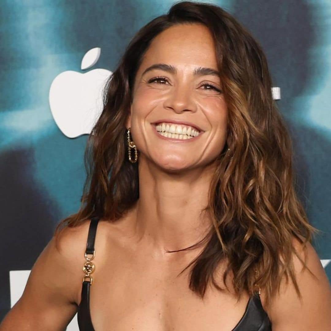 Alice Braga shows off her toned arms at the ‘Dark Matter’ world premiere