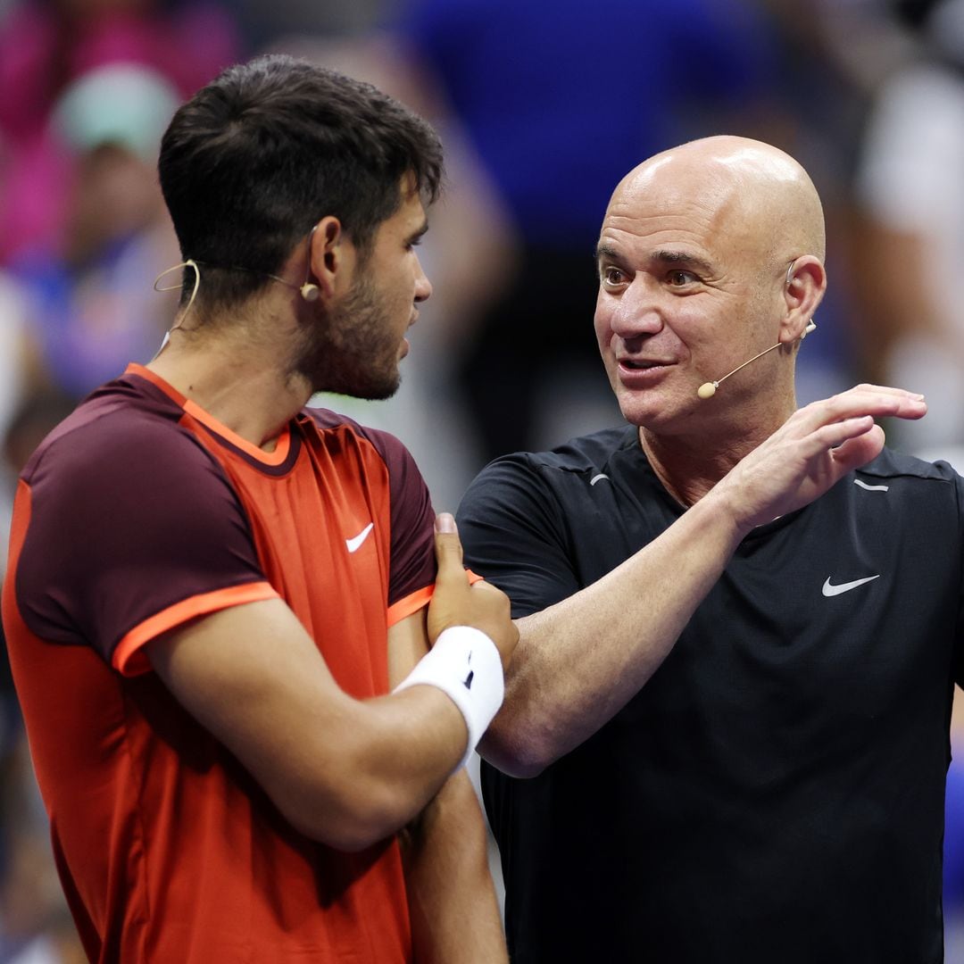 Andre Agassi cheers on Carlos Alcaraz on exhibition match against Novak Djokovic; 'Hit it, man!'