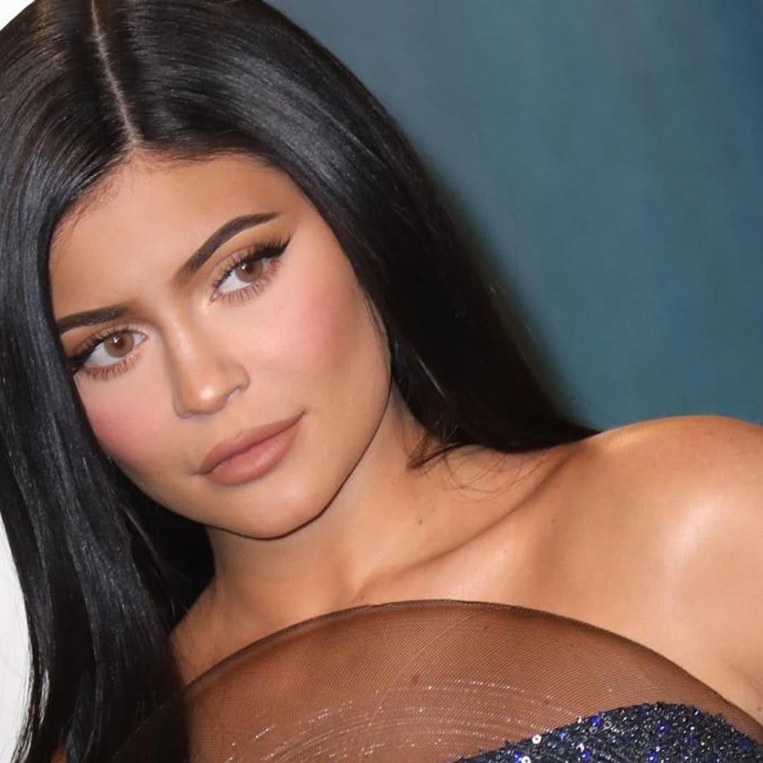 You need to see this: Kylie Jenner summons mom Kris with a bell after eye surgery