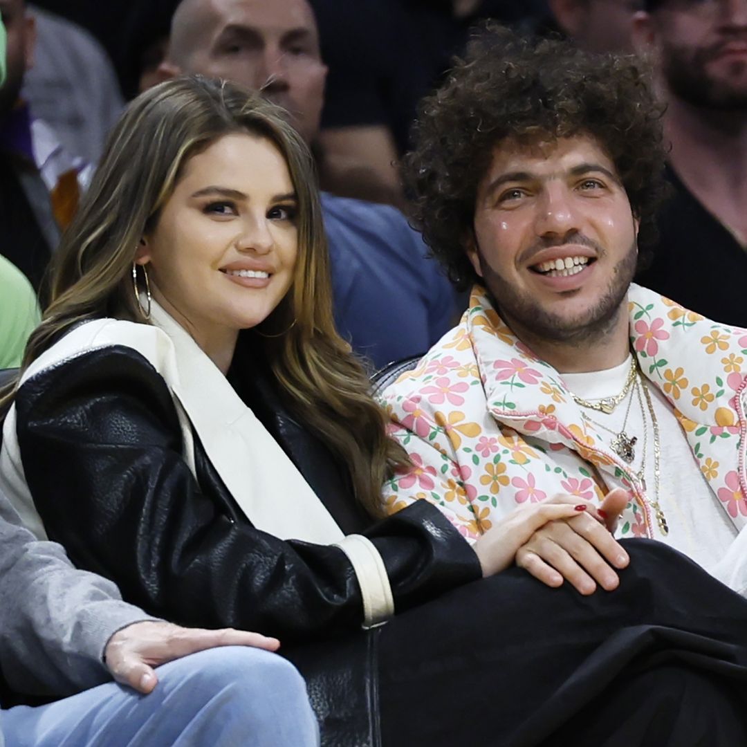 Selena Gomez and Benny Blanco cuddle and match clothes in new pic