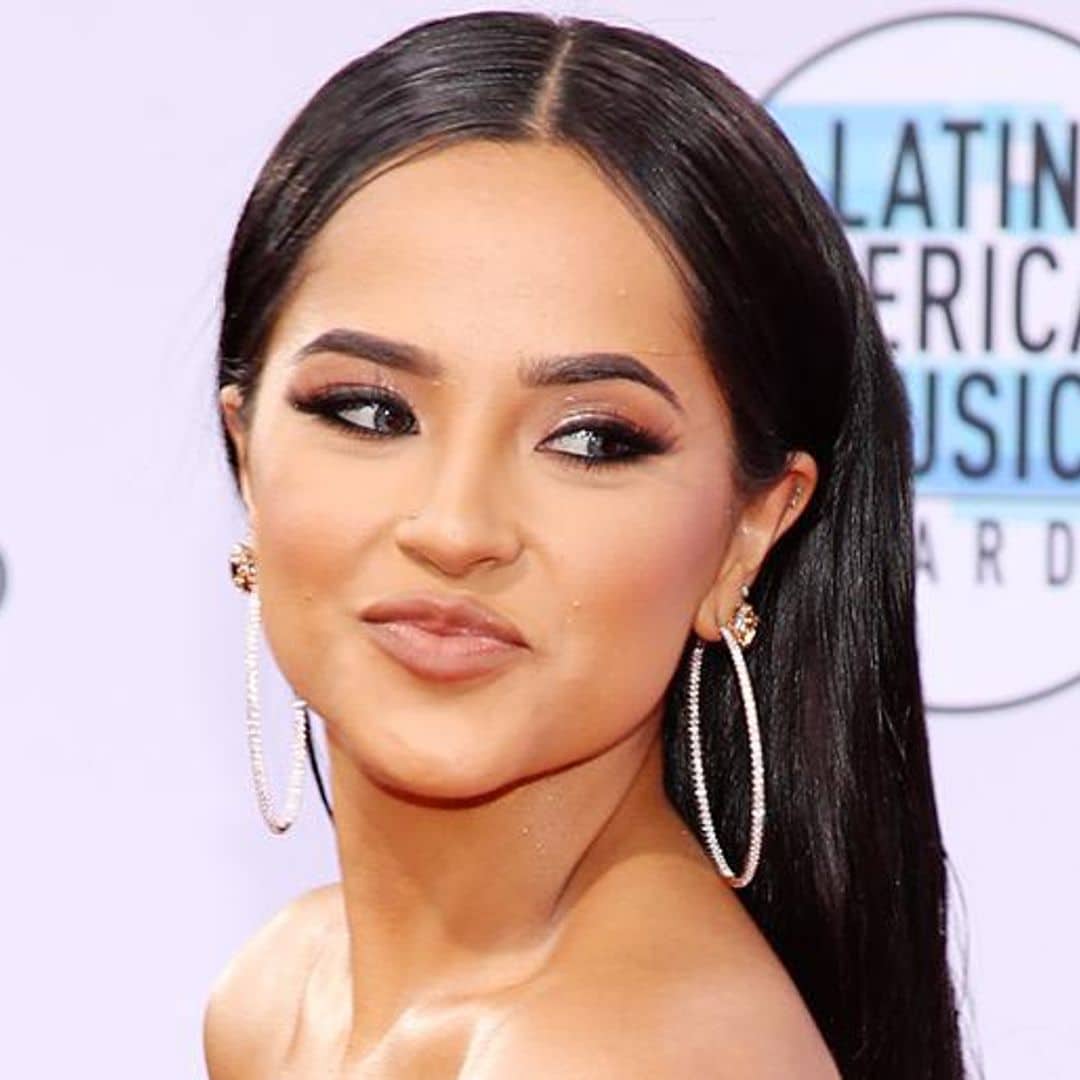 What are Becky G and Sofia Reyes’ lucky charms during shows?