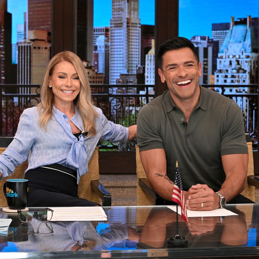 Kelly Ripa and Mark Consuelos tease amazing Halloween costumes in special episode