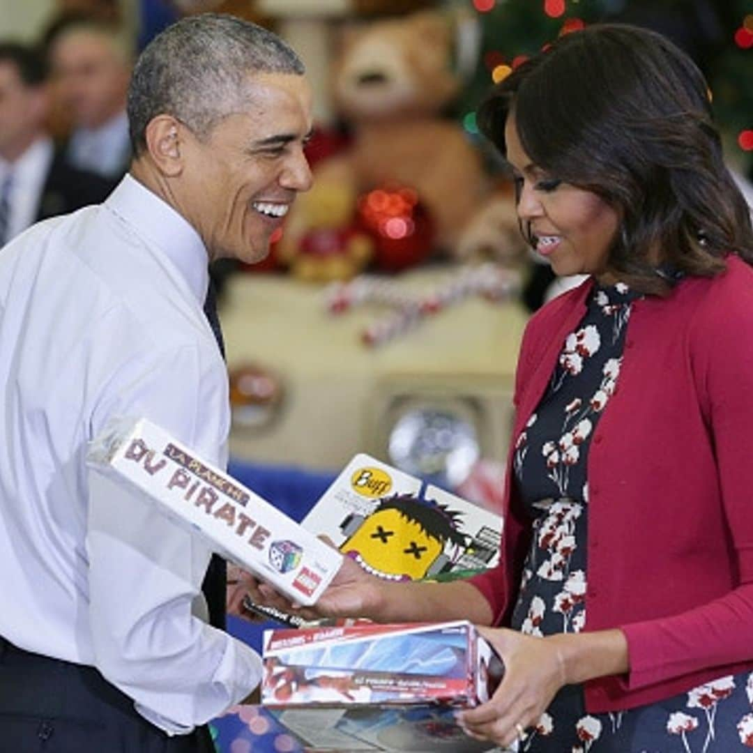 President Obama plays Santa to brings toys for the needy