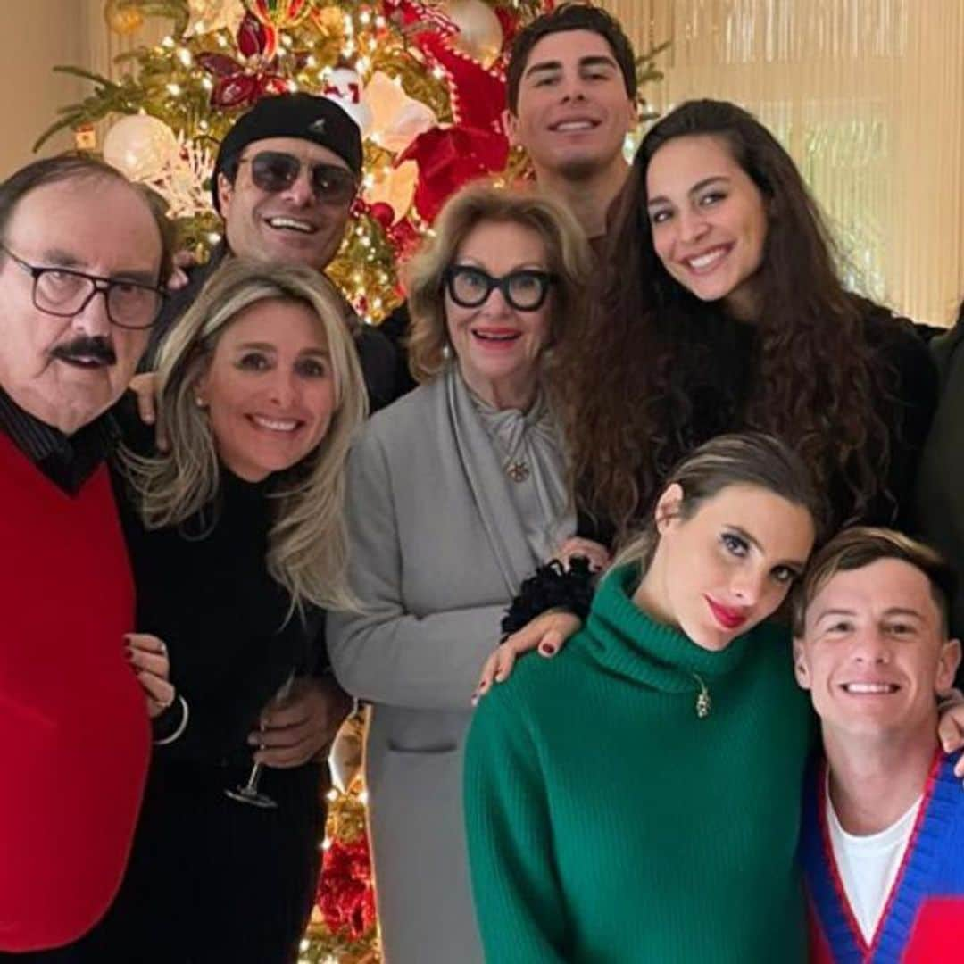 Lele Pons and Guaynaa enjoy a family Christmas with Chayanne