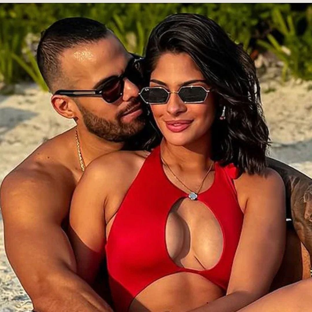 Sheynnis Palacios poses in a bikini with her boyfriend Carlos Gómez