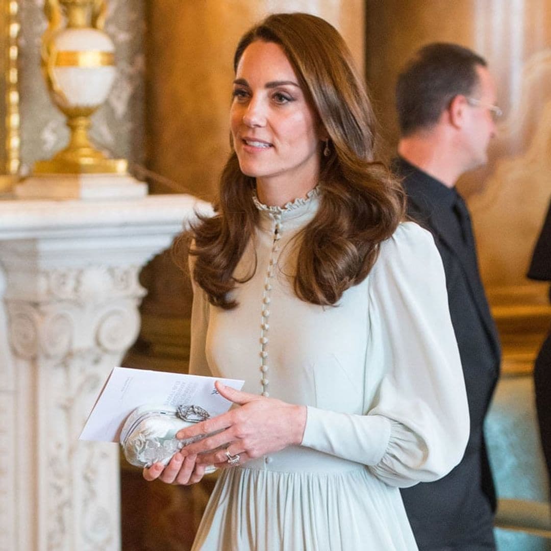 Kate Middleton takes style cue from Queen Elizabeth