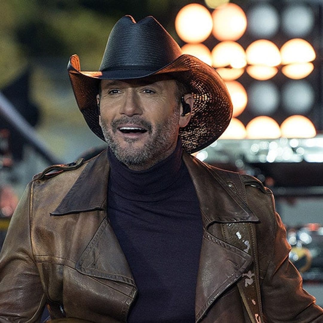 Tim McGraw collapses on stage in Ireland