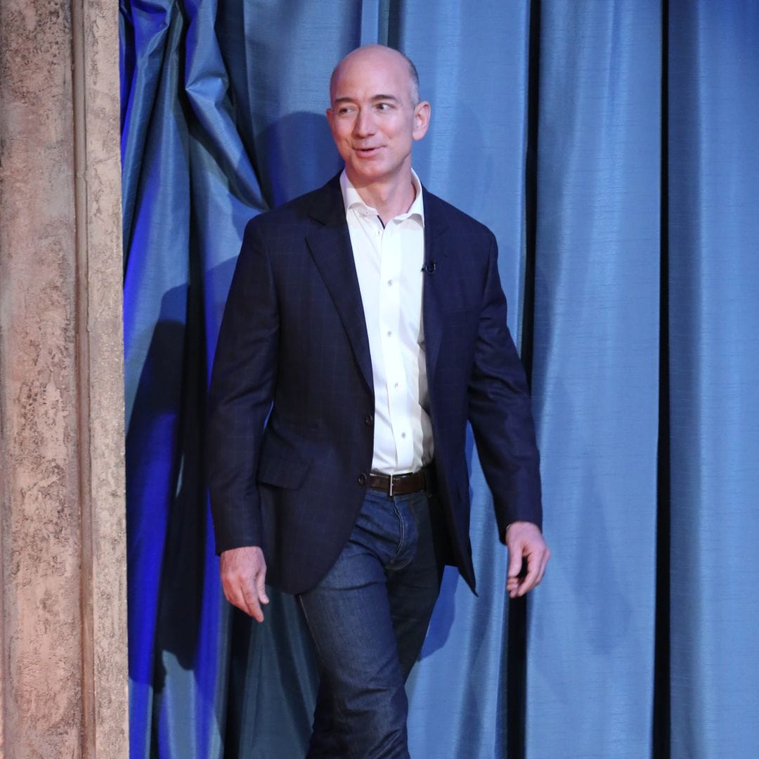 Jeff Bezos congratulates President-elect Donald Trump on 'extraordinary political comeback'