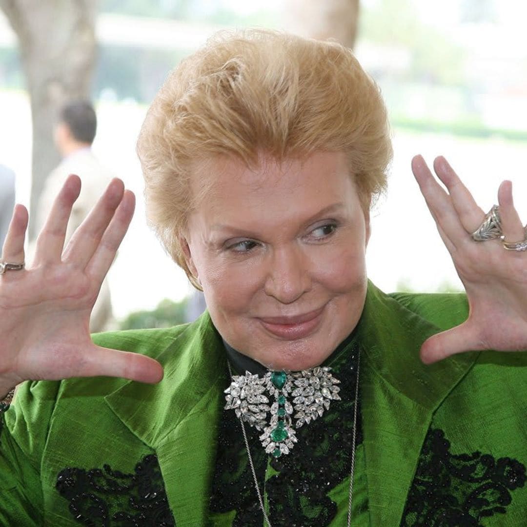 Walter Mercado’s collections, jeweles, capes and more will soon be auctioned