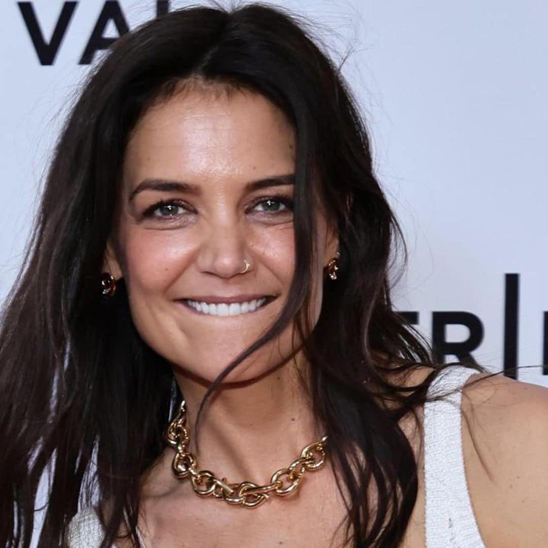 Katie Holmes rocks cropped low-rise ‘90s baggy jeans