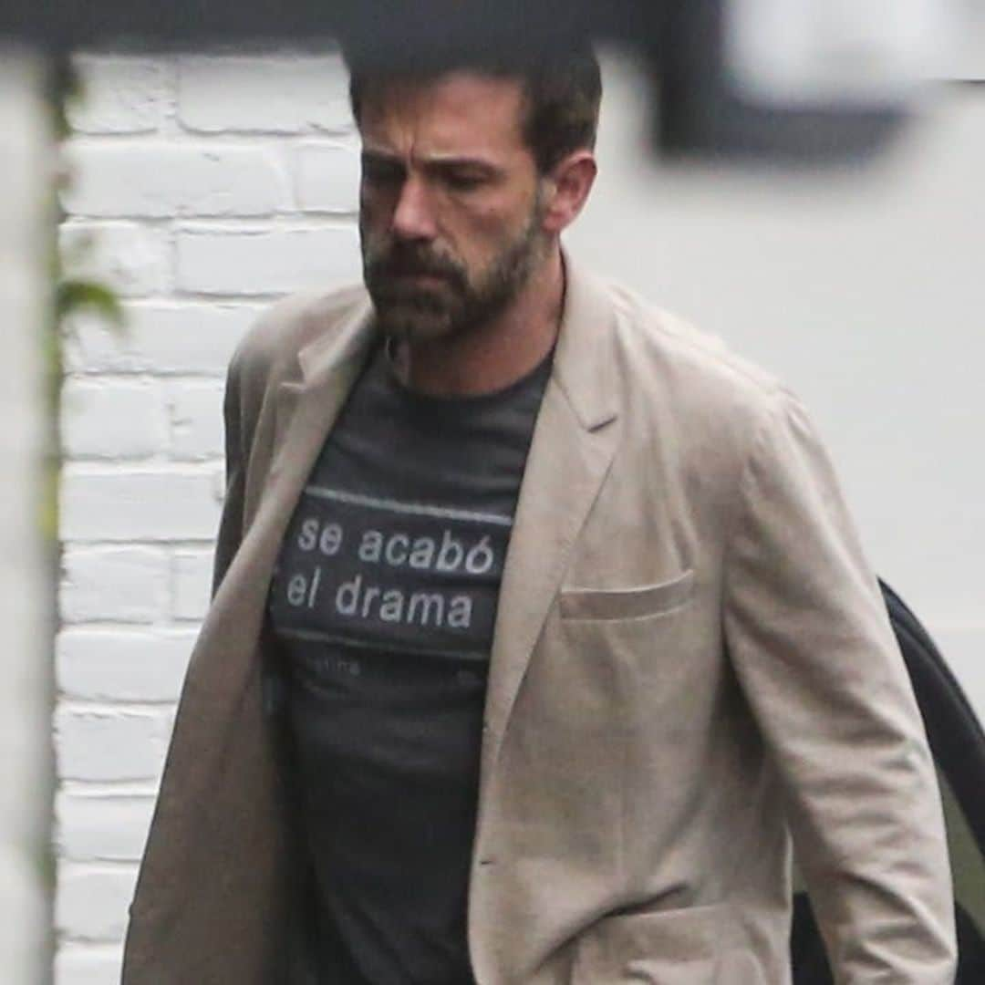 Ben Affleck has a new mindset, wears t-shirt that reads ‘se acabó el drama’