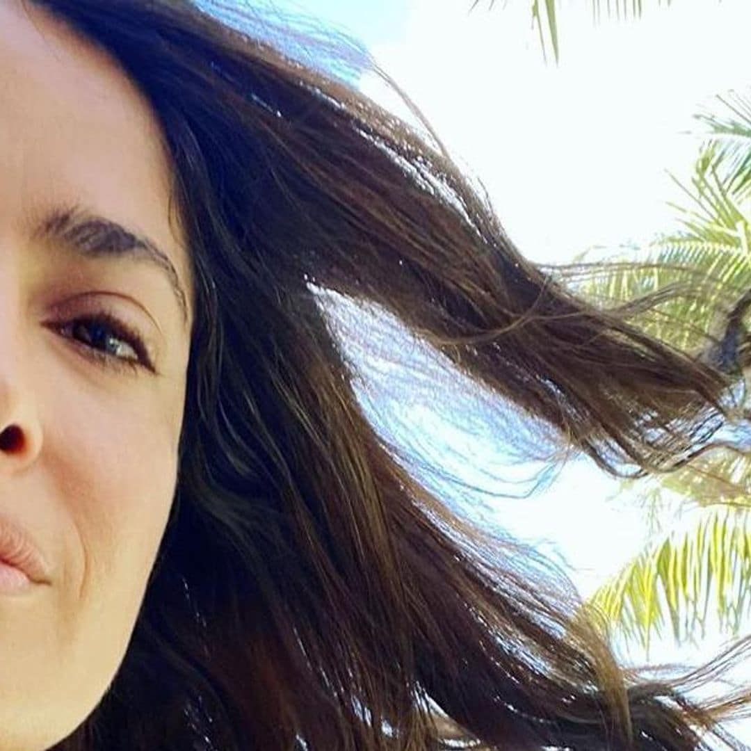 Salma Hayek rocks sexy bikini and brand new hair in latest photo