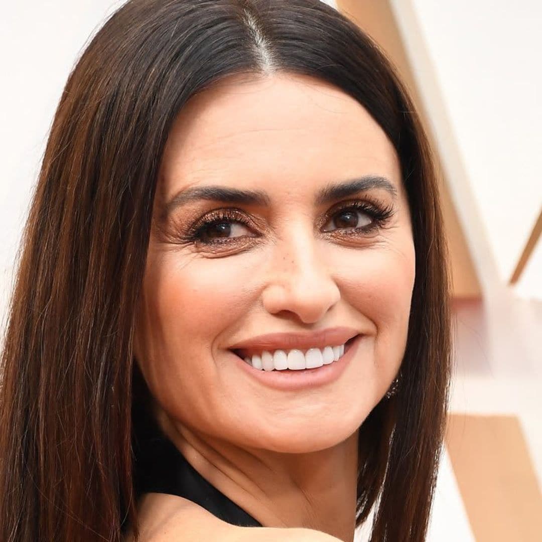 Penélope Cruz wishes her followers a Happy New Year in all-Chanel ensemble