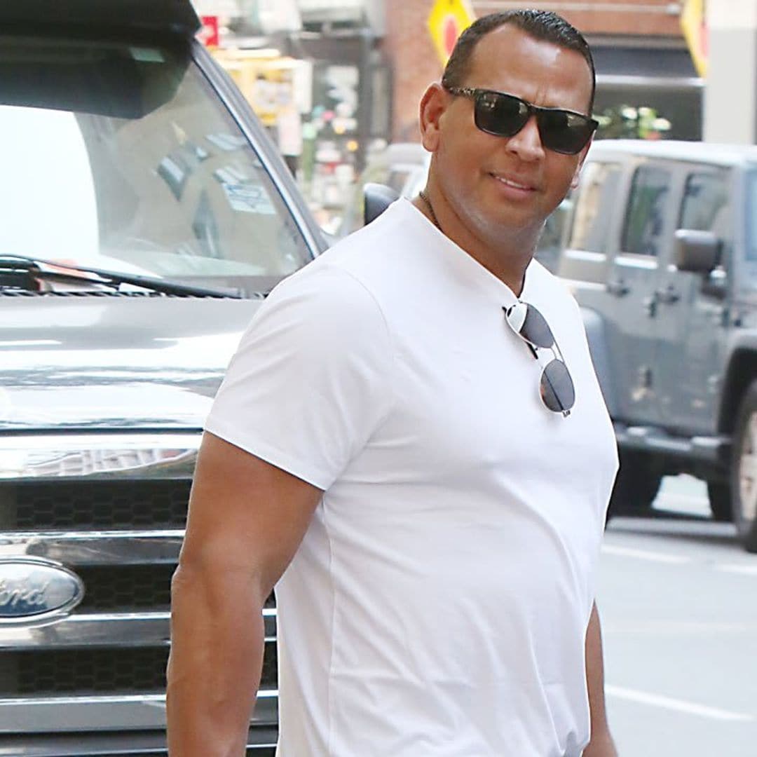 Alex Rodriguez posts shirtless summer selfie after post-breakup weight loss