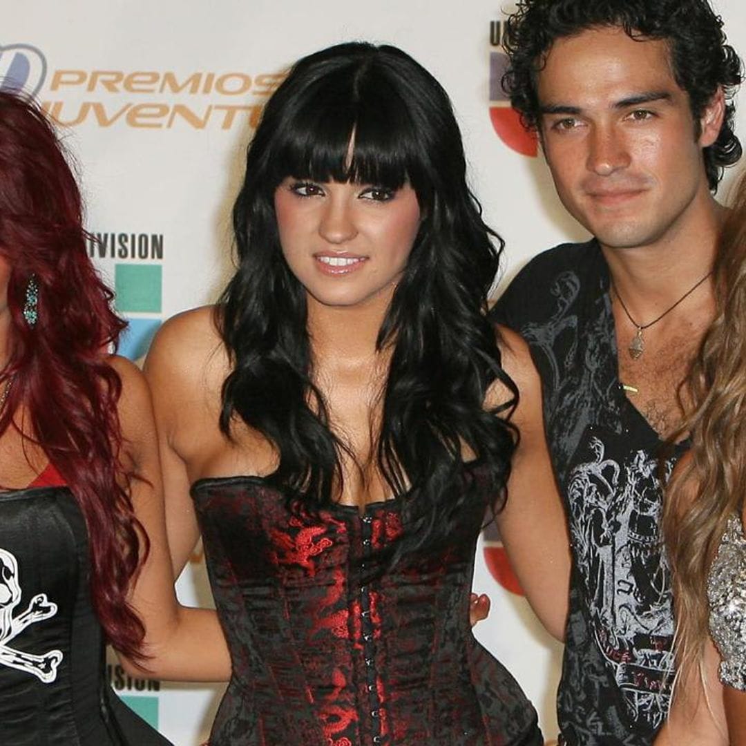 Anahi shares photo with RBD bandmates and their kids