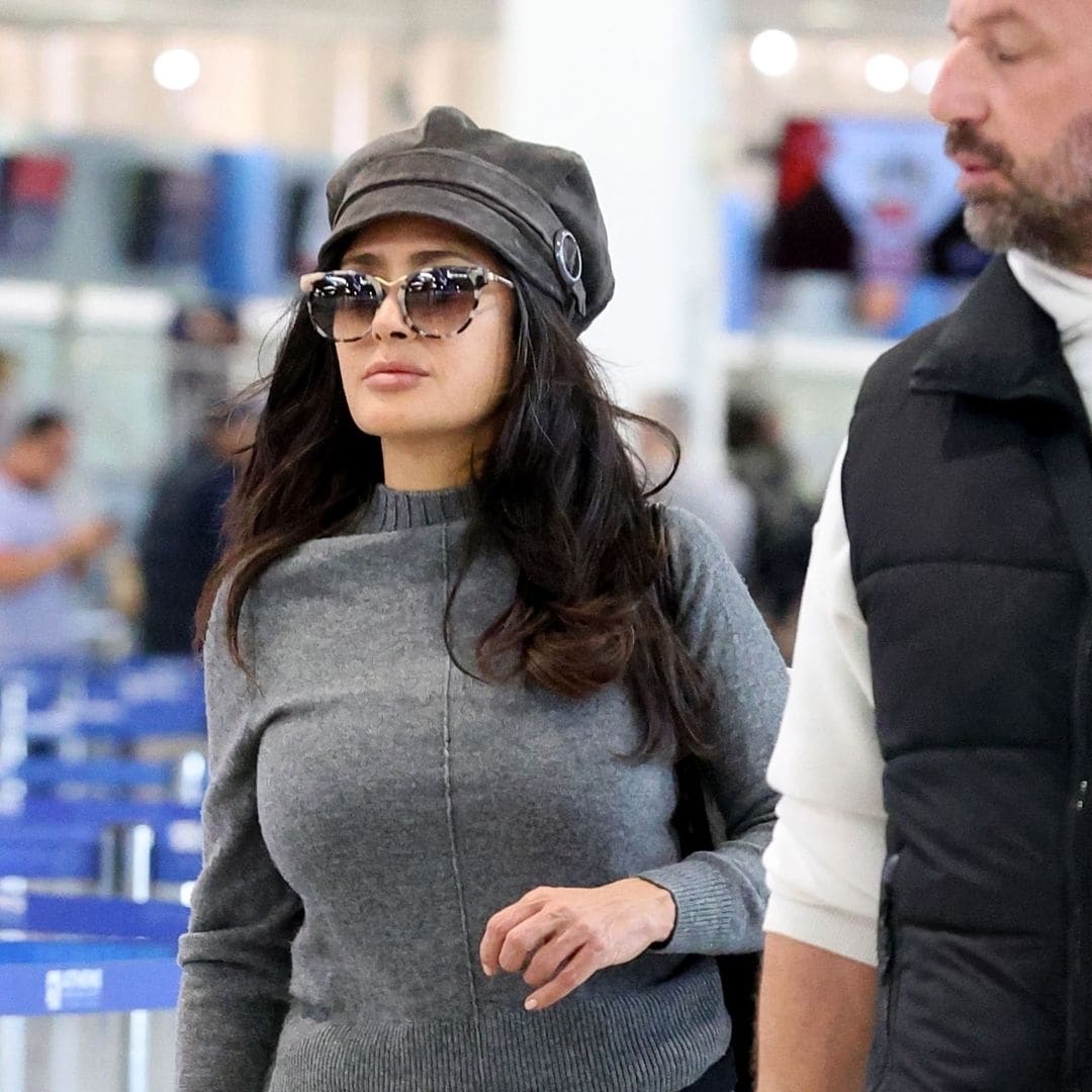 Salma Hayek is the queen of cozy airport fashion! See her comfortable looks