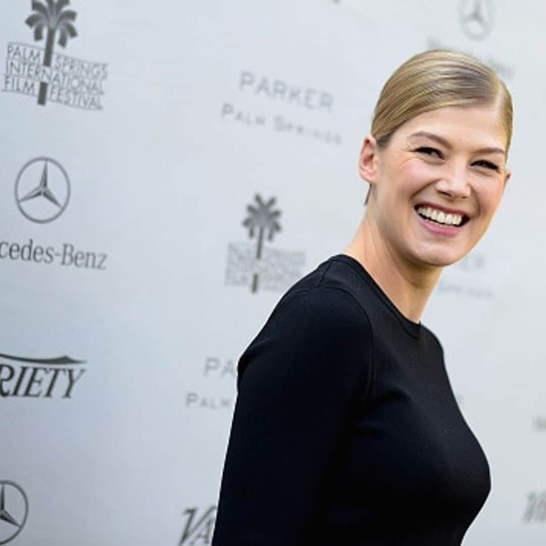 Rosamund Pike looks effortlessly chic in Palm Springs