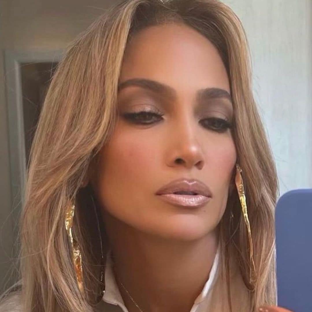 Jennifer Lopez celebrates ‘Fashion Friday’ with these unbelievable gold boots