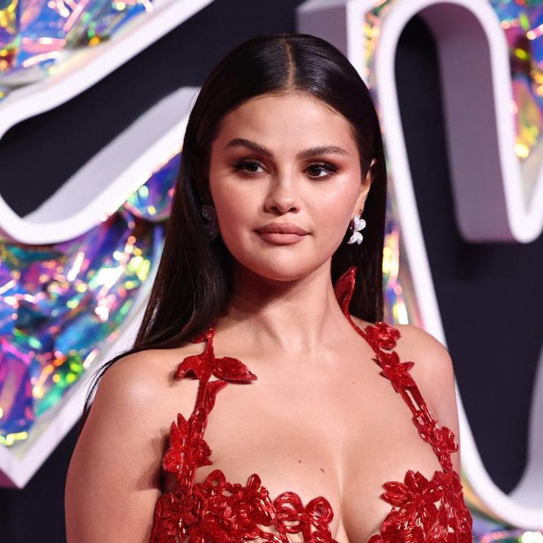 Selena Gomez debuts lighter hair color just in time for the holidays