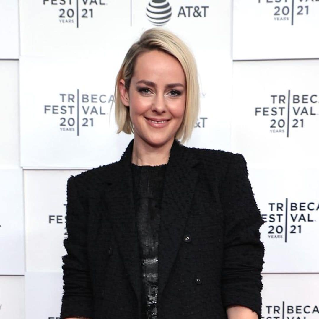 Jena Malone chases a man in order to rescue a mistreated dog