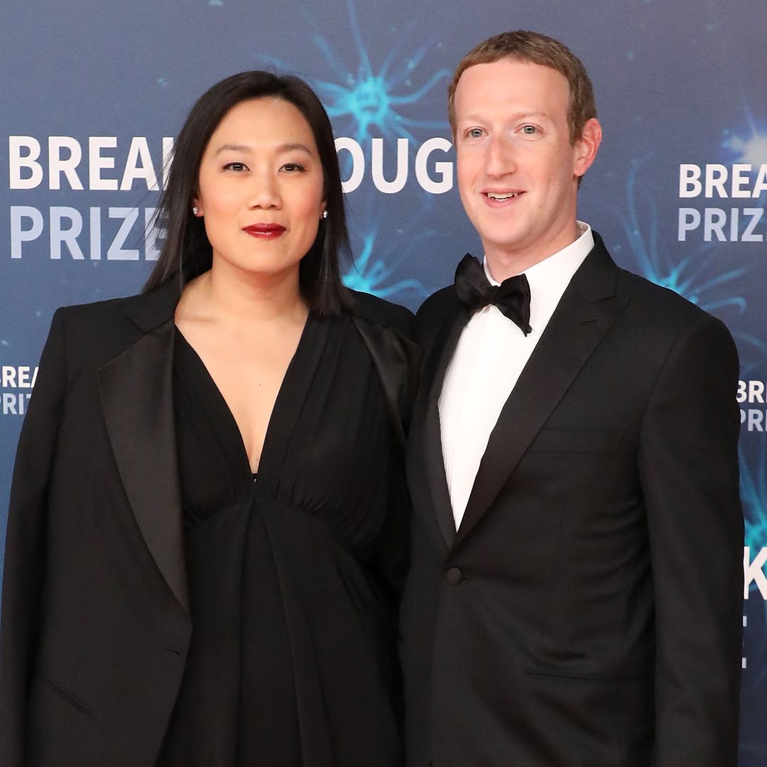 Mark Zuckerberg unveils impressive statue of his wife Priscilla Chan [PHOTOS]