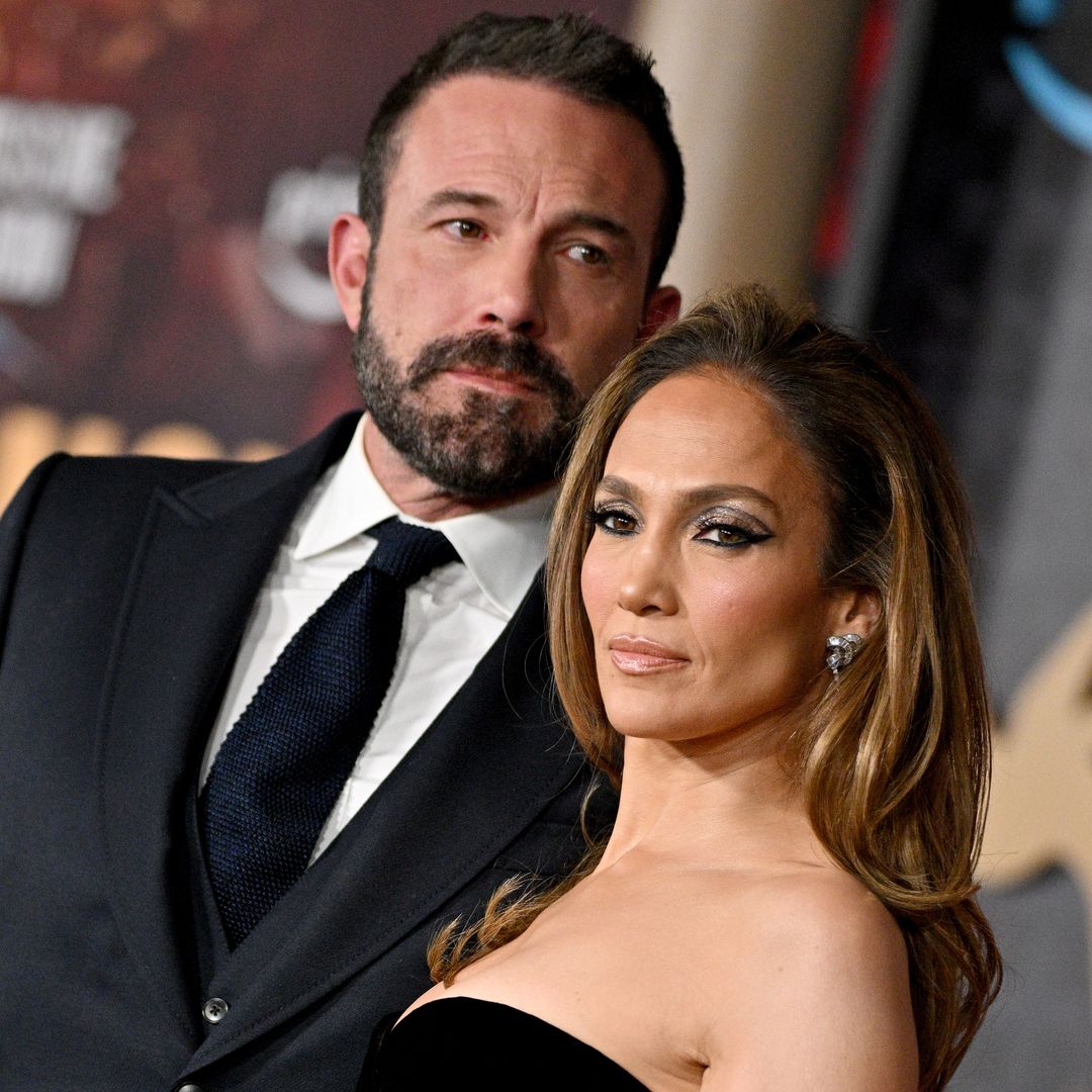 Jennifer Lopez wears 'Ben' necklace amid Ben Affleck divorce: Was it an accident?