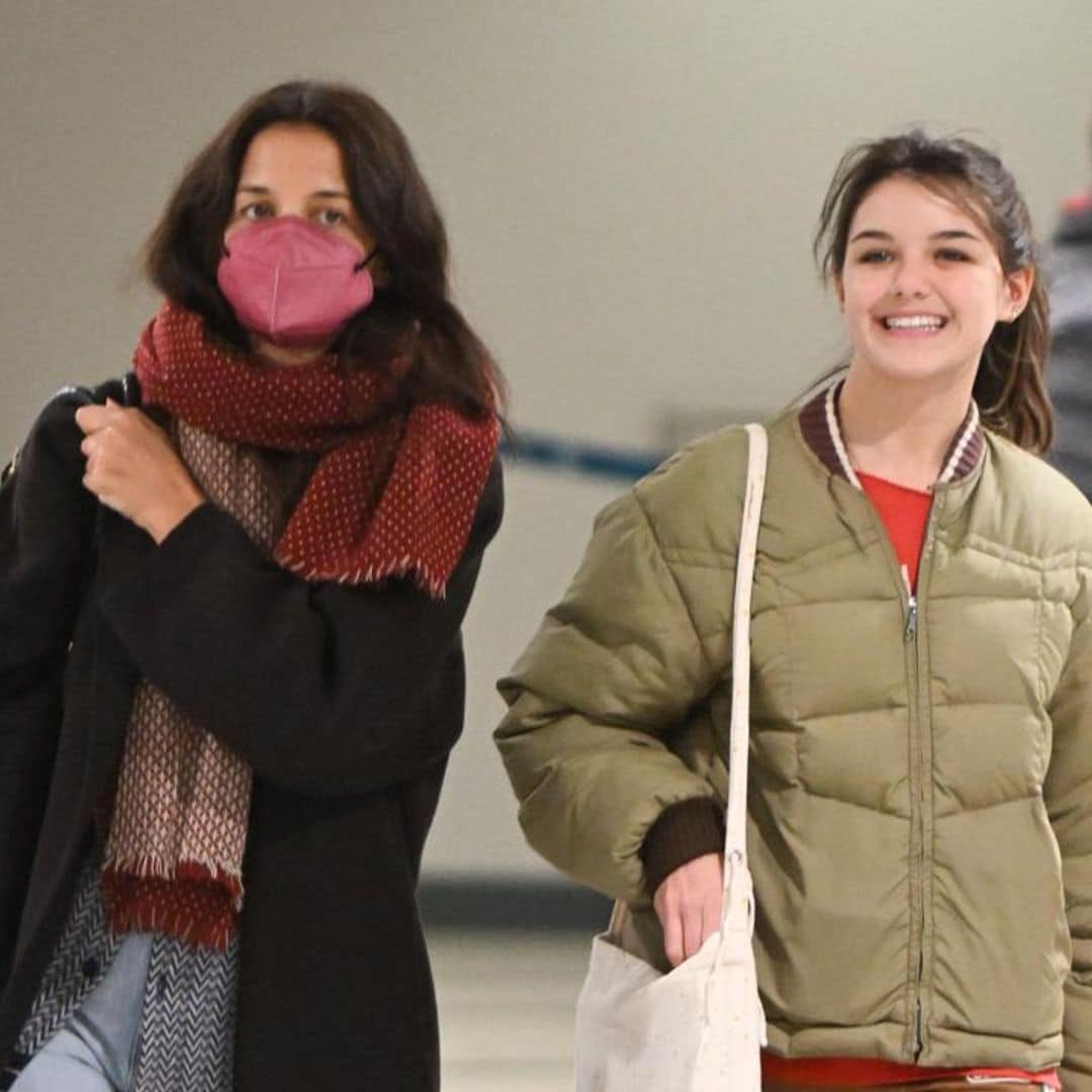 Katie Holmes & Suri Cruise spotted at the airport