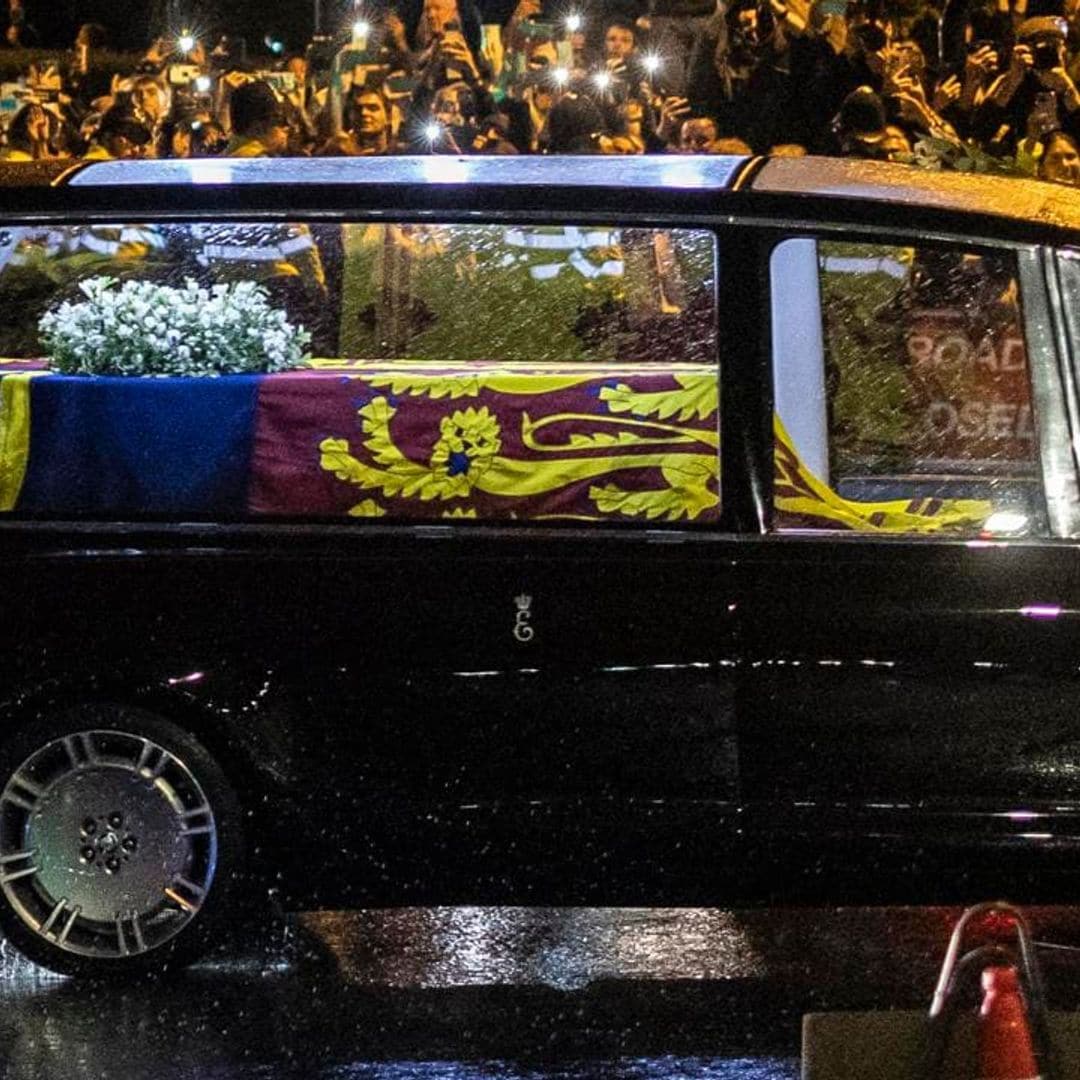 Queen Elizabeth’s coffin arrives at Buckingham Palace