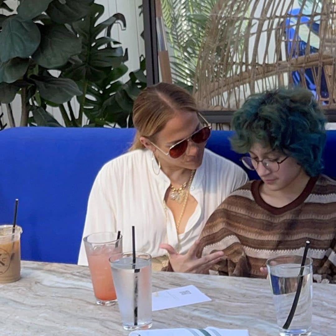 Jennifer Lopez and daughter Emme grabbed lunch together in LA