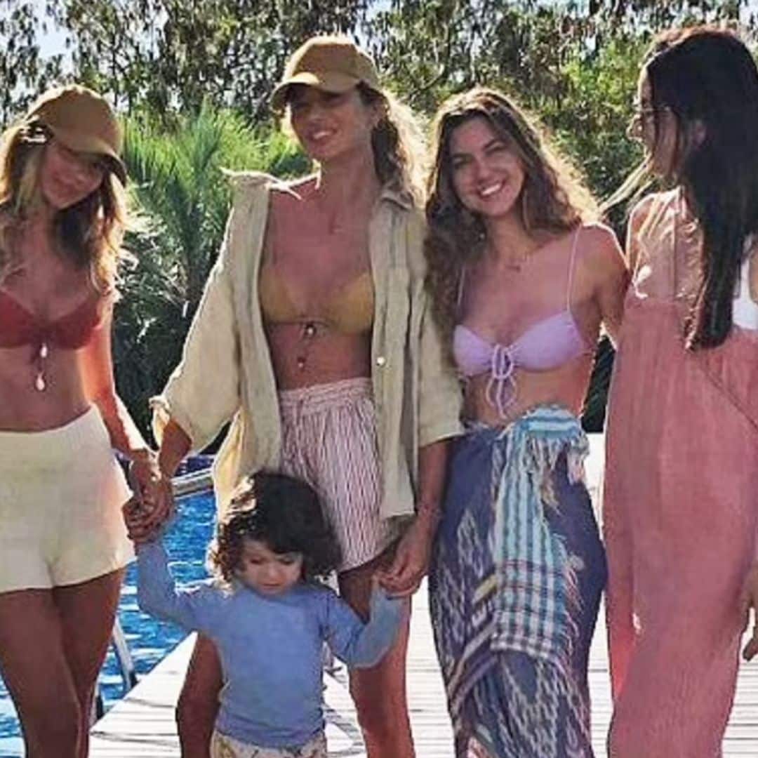 Gisele Bündchen shares a stunning swimsuit snap with her sisters