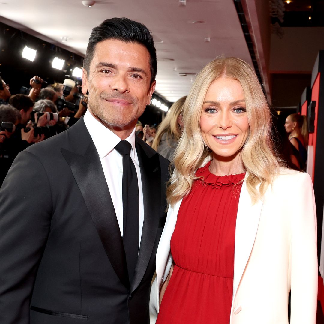 Kelly Ripa and Mark Consuelos share the cutest facts while showing off their home