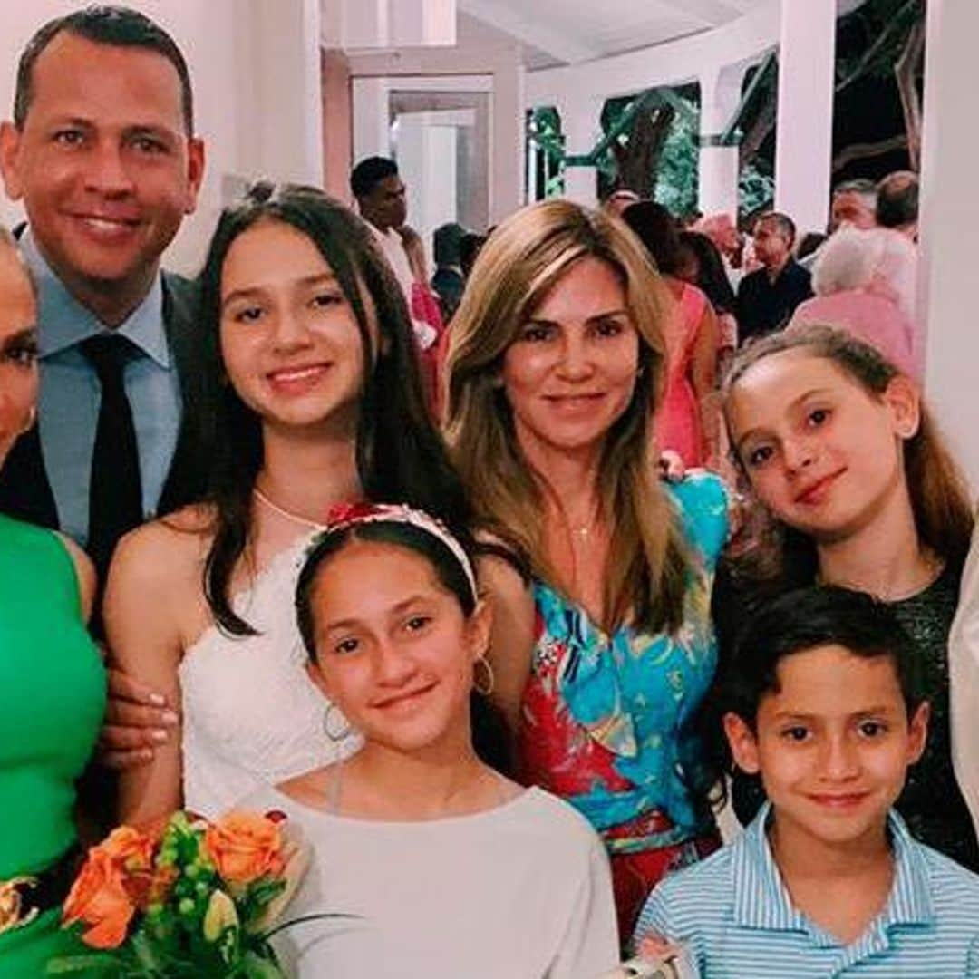 Jennifer Lopez y la exesposa de Alex Rodriguez coinciden en la graduación de la hija de él