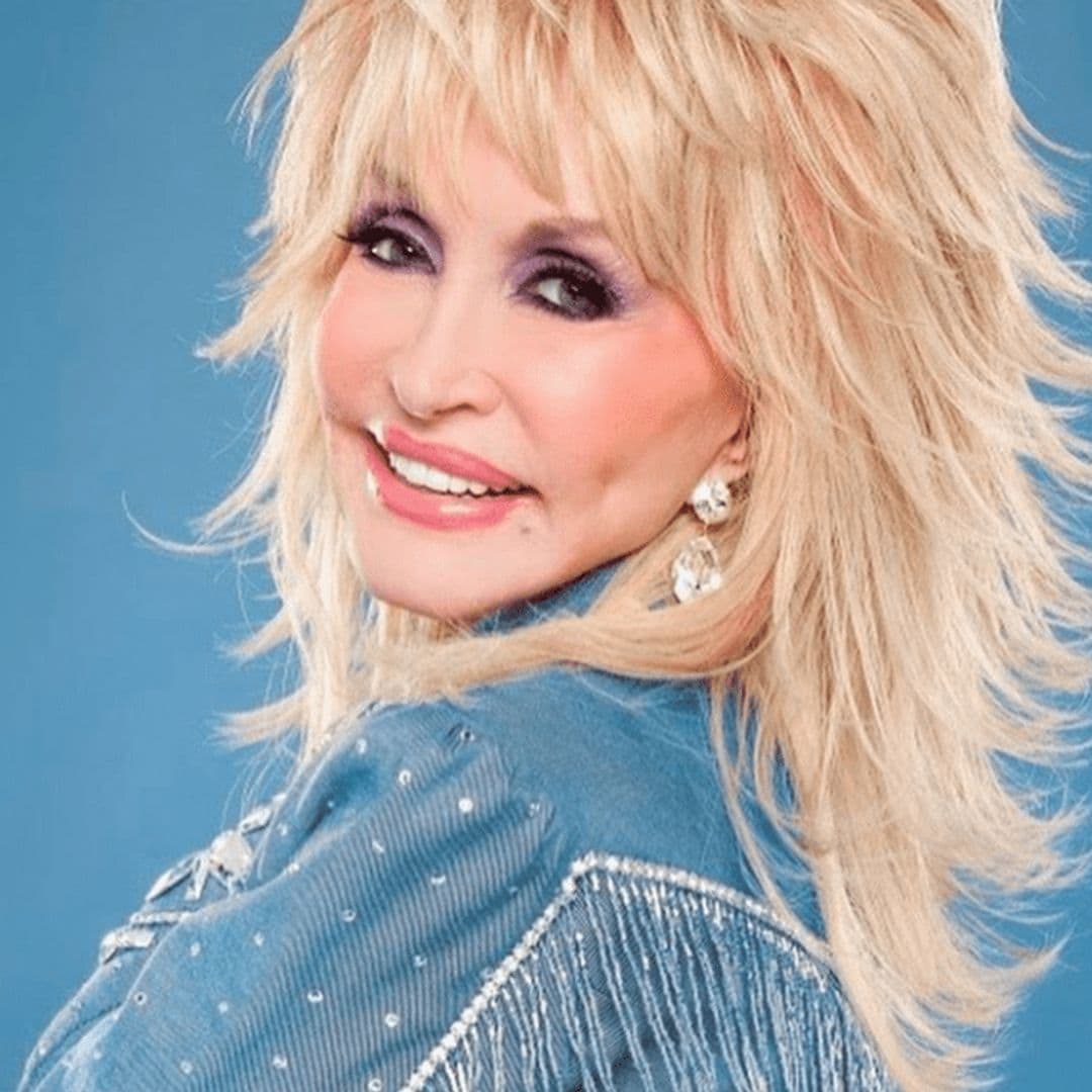 Dolly Parton receives COVID-19 vaccine in the most fashionable outfit