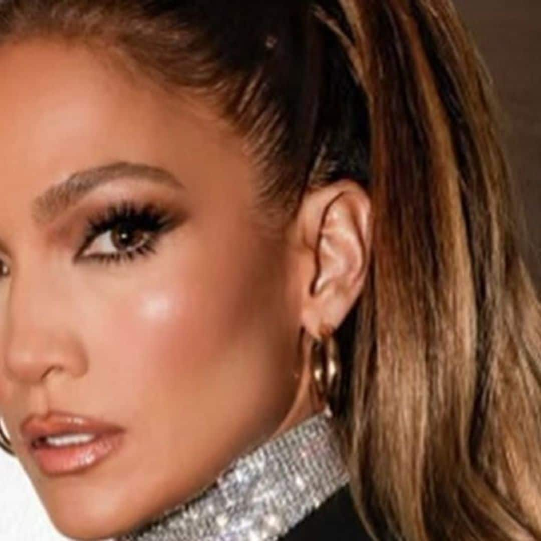 Jennifer Lopez shows off her abs ahead of Rock & Roll Hall of Fame performance