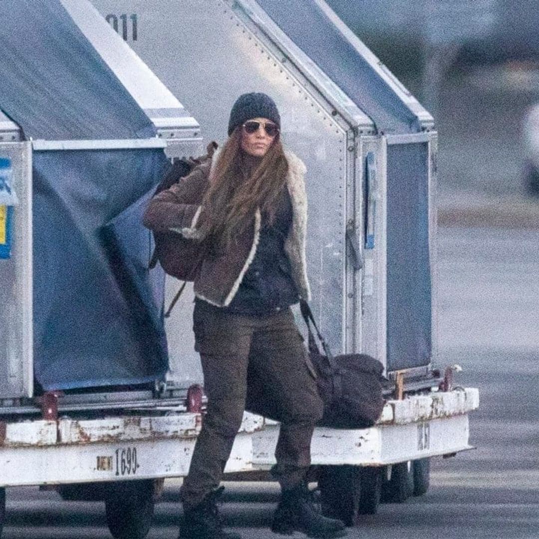 Jennifer Lopez is unrecognizable while filming a scene for her new Netflix thriller