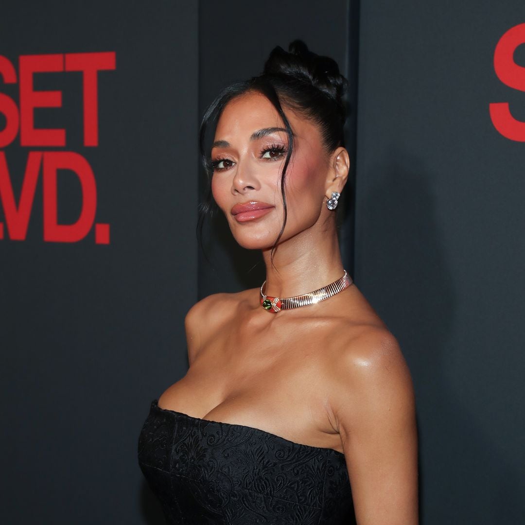 Nicole Scherzinger's Norma Desmond costume is the perfect budget-friendly Halloween look. Here's how to recreate it!