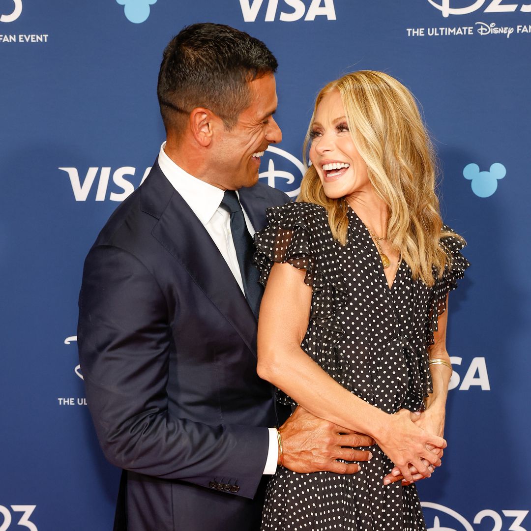 Kelly Ripa and Mark Consuelos' daughter Lola joins her for a very special honor