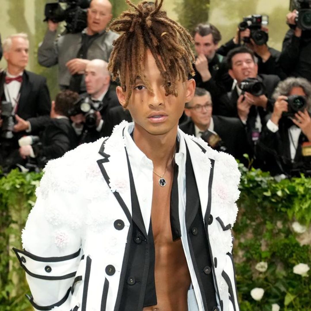 Jaden Smith falls off his skateboard after being pursued by paparazzi