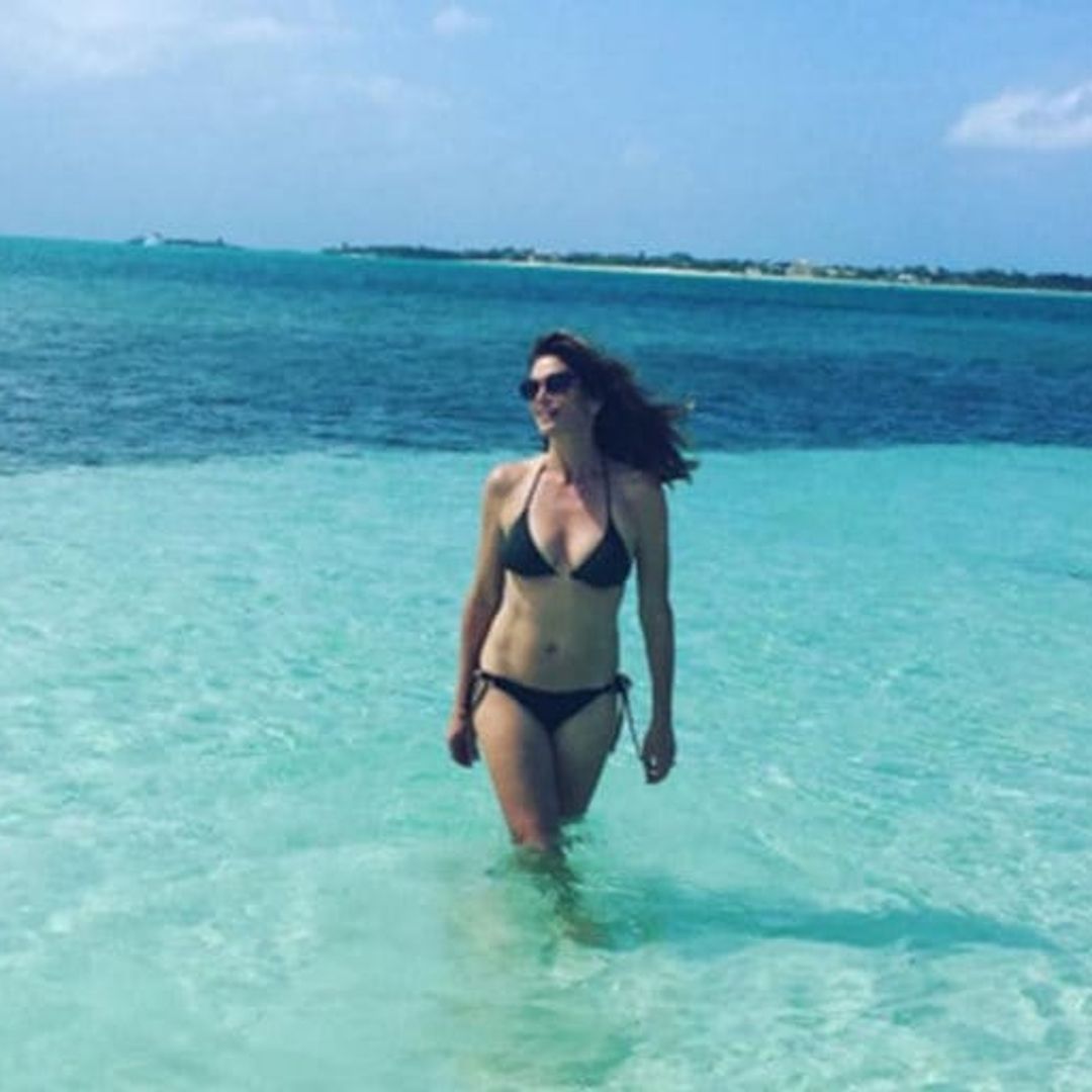 Cindy Crawford looks amazing in a bikini at 50 in new vacation photo