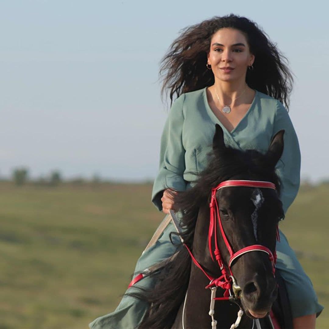 Meet Ebru Sahin, the beautiful protagonist of ‘Hercai: Love and revenge’