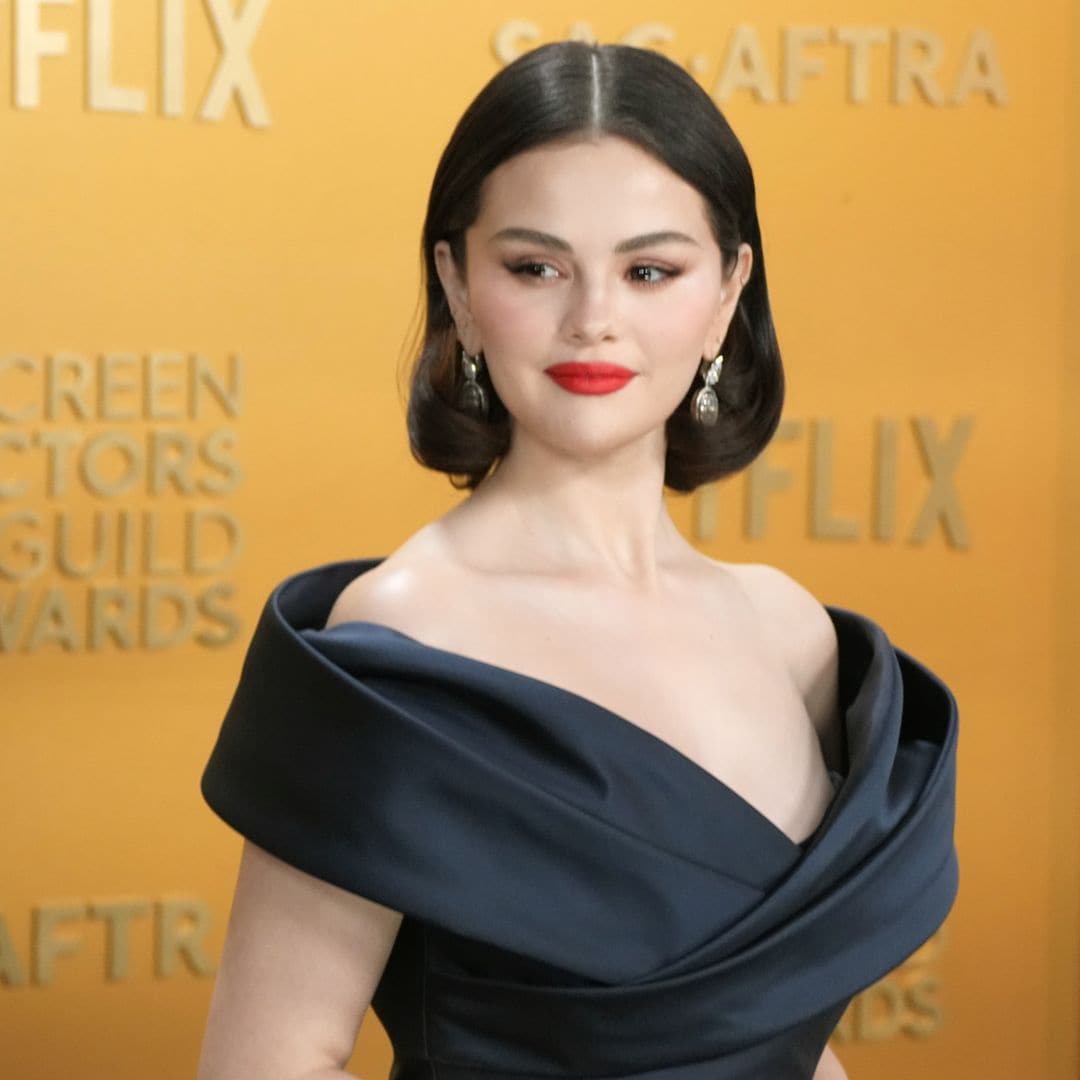 Selena Gomez steals the spotlight at the SAG Awards red carpet