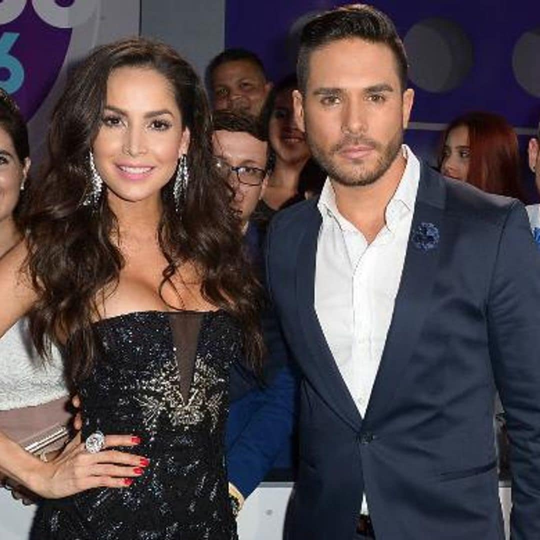 Carmen Villalobos y su novio, una historia de amor de telenovela