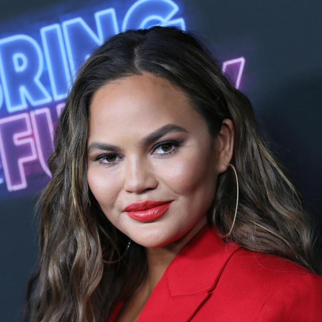 Chrissy Teigen reveals her simple DIY manicure - it is super easy!