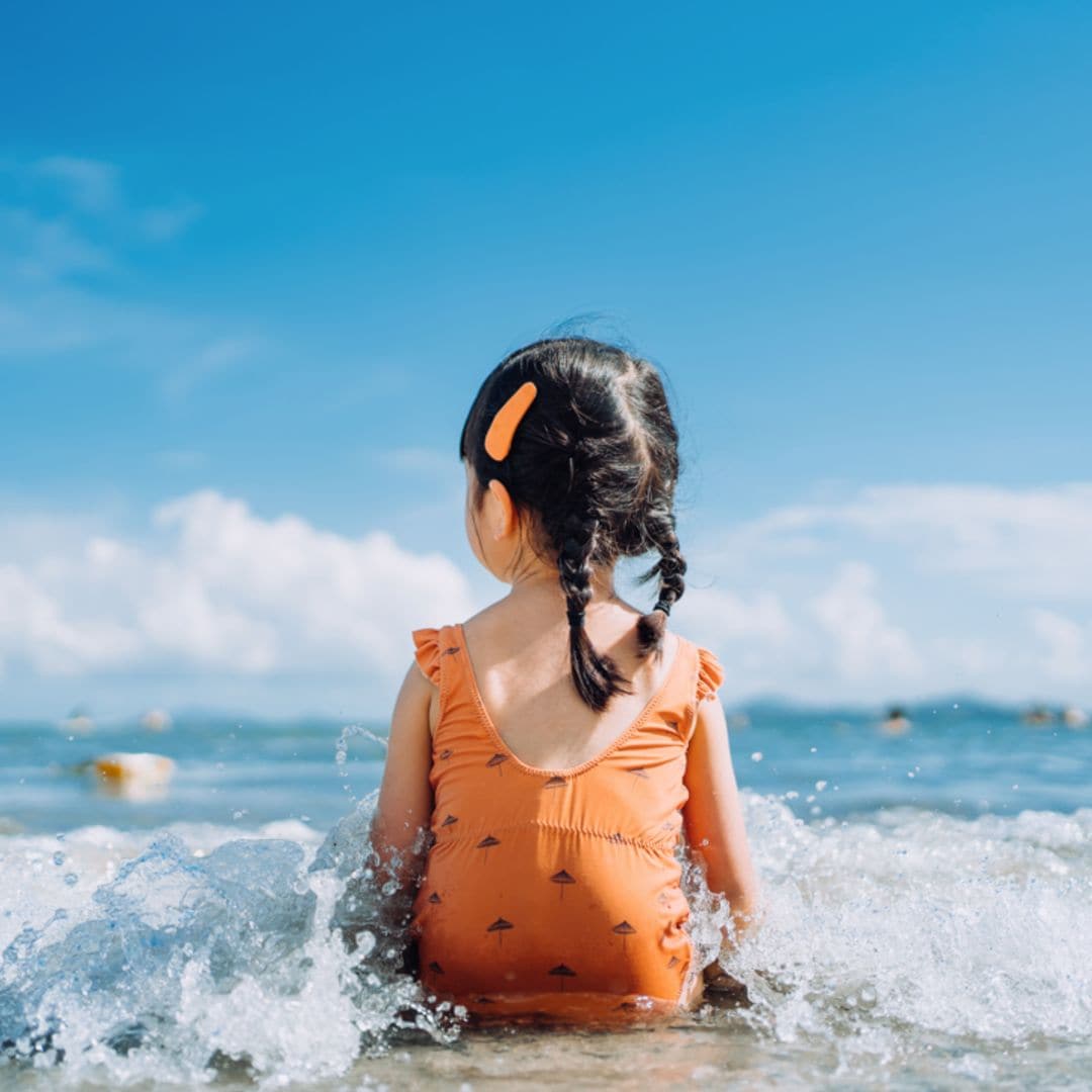 Safest swimsuit colors your child should wear on a pool and beaches to prevent drowning