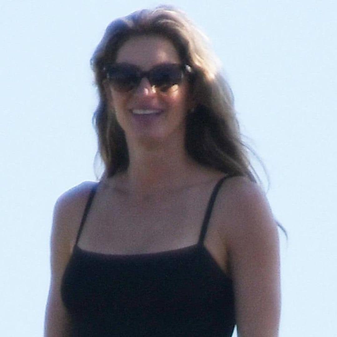 Gisele Bundchen spends Sunday at the waterpark with her kids