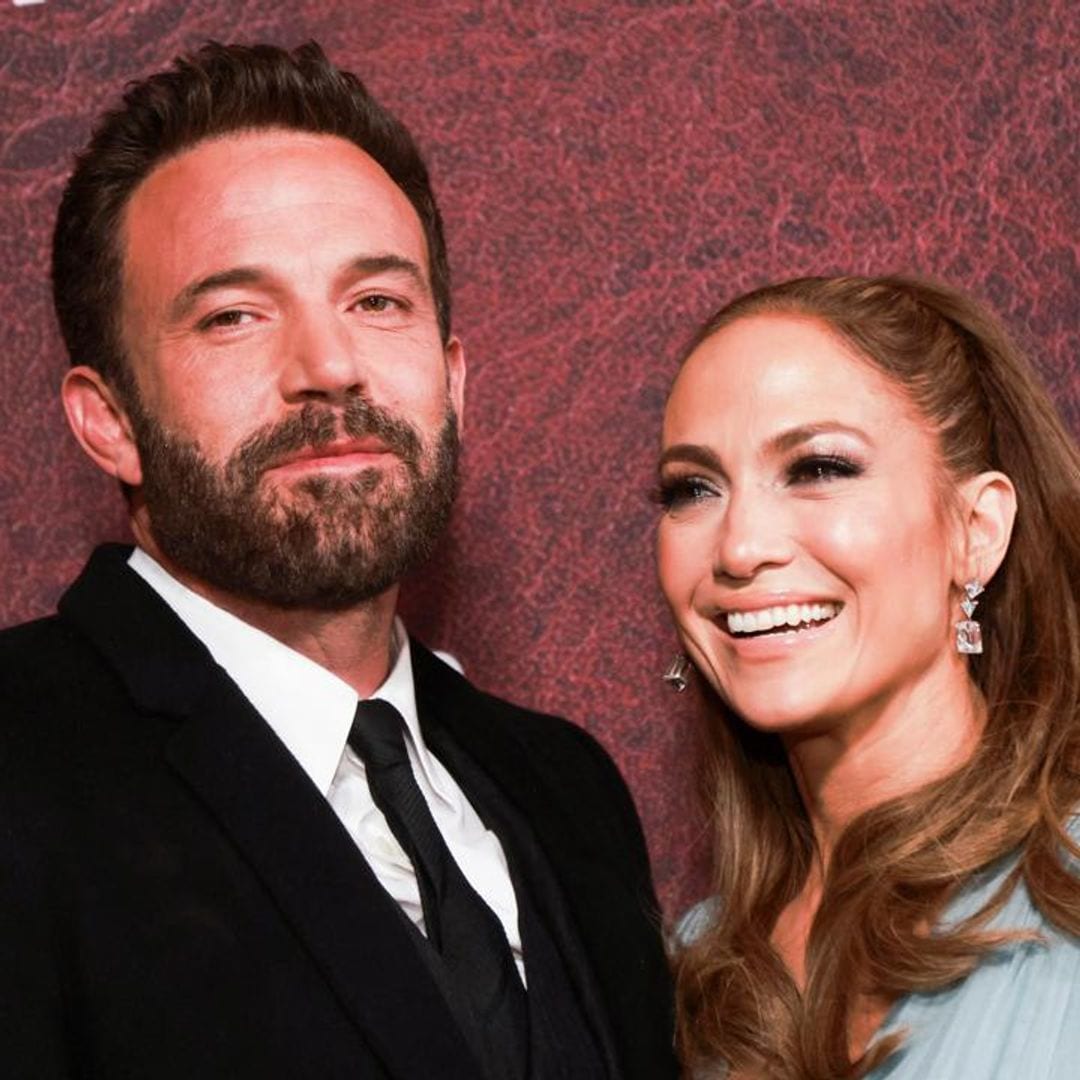 Watch Ben Affleck and Jennifer Lopez sing a duet at Holiday party