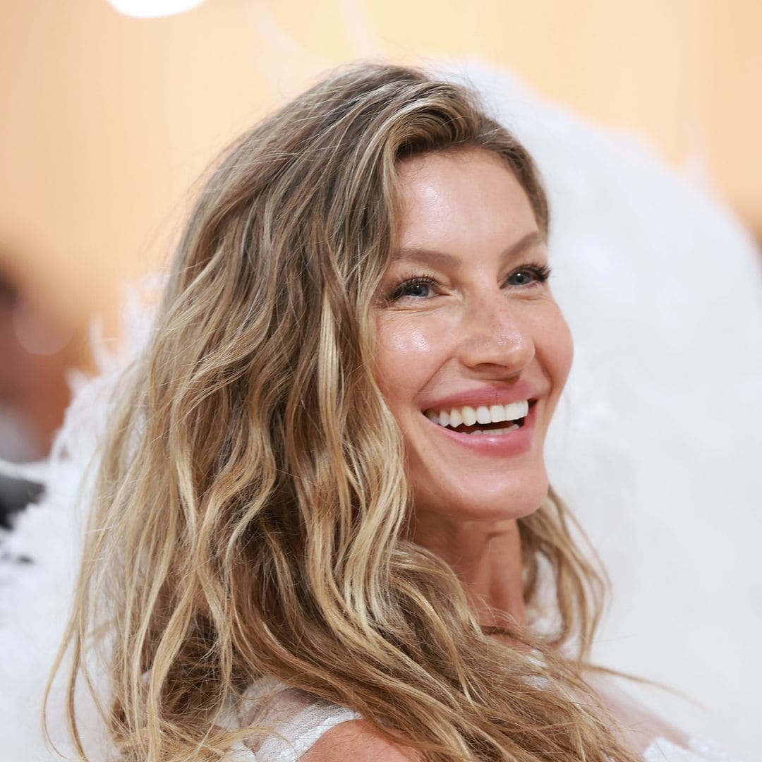 Gisele Bundchen and boyfriend Joaquim Valente are all smiles in bike ride in front of Tom Brady's mansion