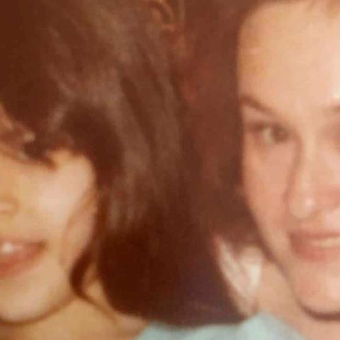 This Hollywood star proved her love to her mama with this sweet throwback: Do you recognize her?