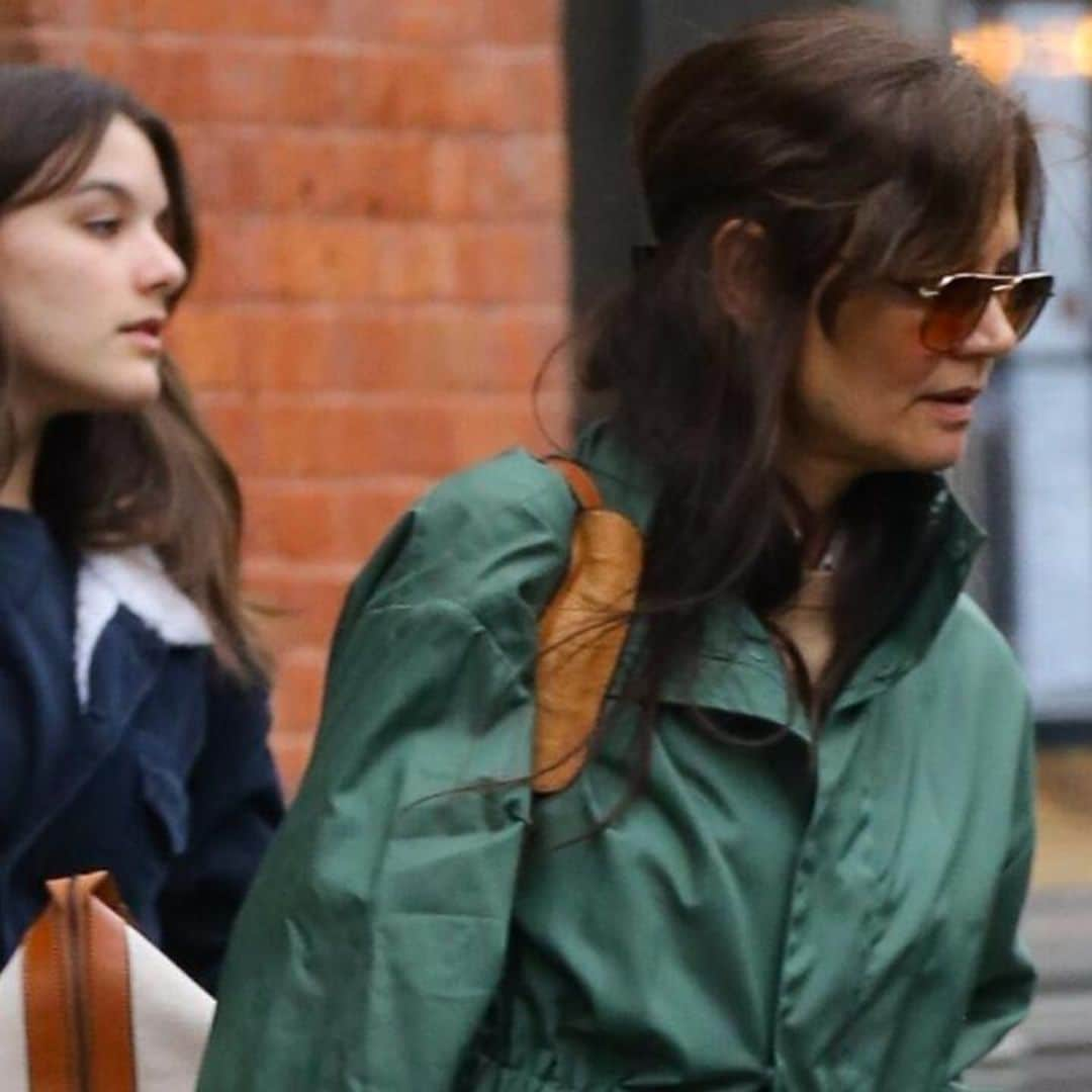 Katie Holmes and Suri Cruise leave NYC for the holiday weekend